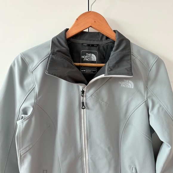 The North Face Summit Series Fleece Lined Jacket - Picture 3 of 10